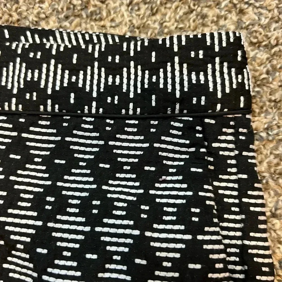 JOE FRESH SHORTS BLACK WHITE TEXTURED PRINT PREPPY BOTTOMS SIZE 10 - Picture 3 of 11